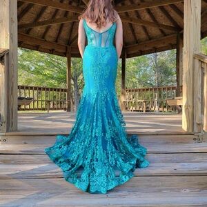 Beautiful prom/pageant dress Size 12